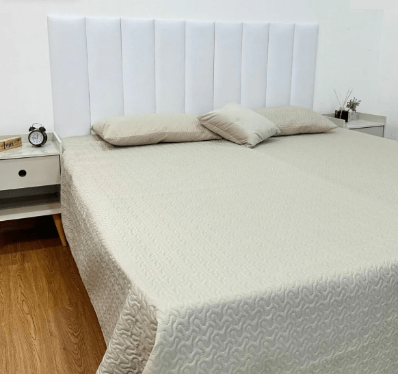 Estilo e Conforto: Cabeceiras em Suede e Corino para Completar Seu Quarto